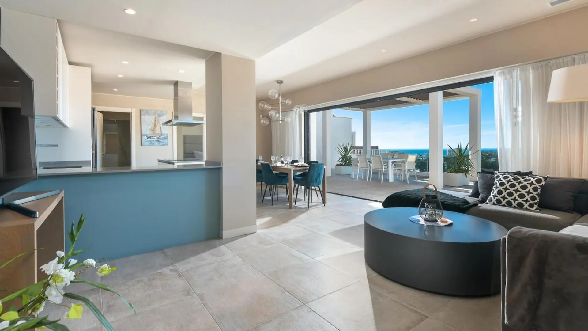 Penthouse With Ocean View 4 Bedrooms Apartment Málaga 0*,  Espanha