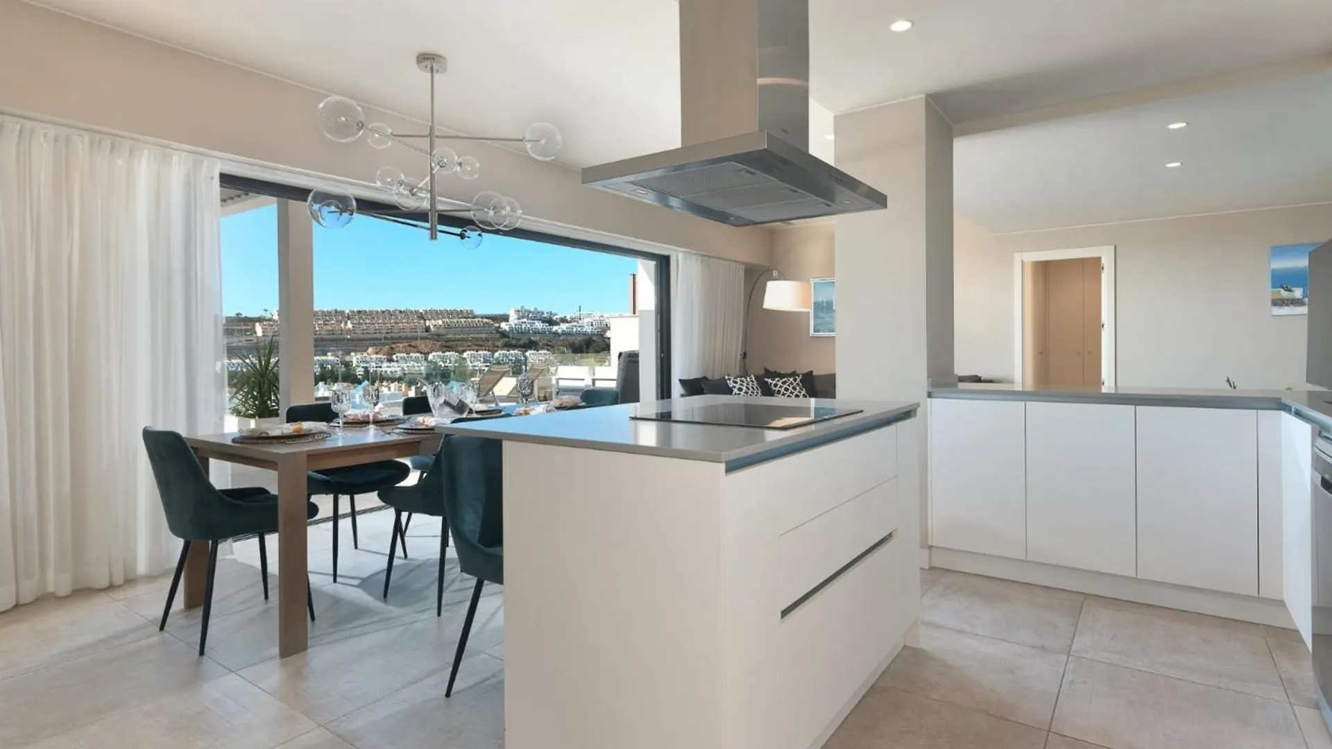 Penthouse With Ocean View 4 Bedrooms Apartment Malaga