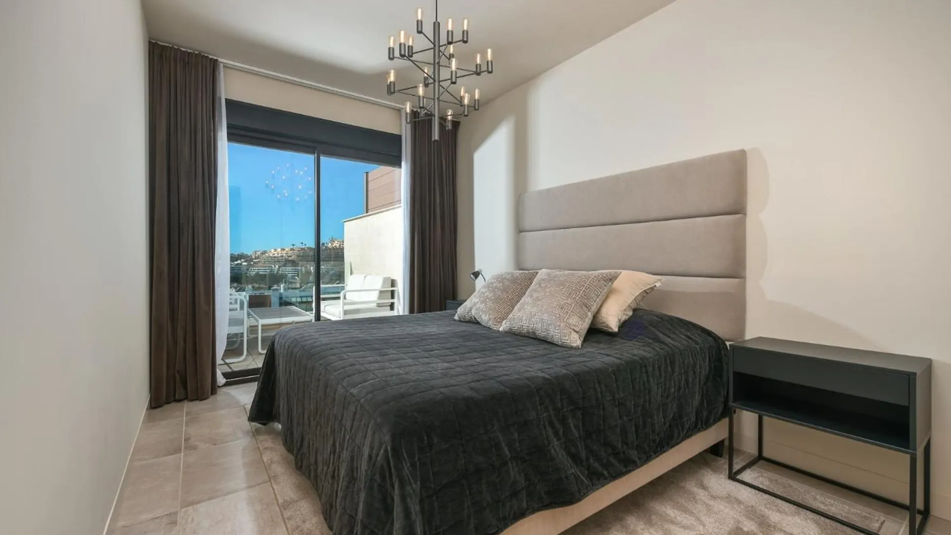 Penthouse With Ocean View 4 Bedrooms Apartment Malaga